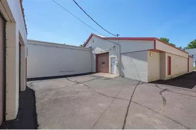 33 E Willow Street, Chippewa Falls, WI 54729 - Photo 7