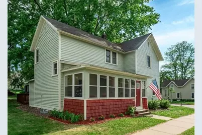 1102 14th Avenue, Menomonie, WI 54751 - Photo 1