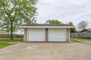 332 Lincoln St, Stanley, WI 54768 - Photo 9