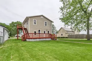 332 Lincoln St, Stanley, WI 54768 - Photo 7