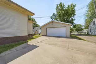 109 W Greenville St, Chippewa Falls, WI 54729 - Photo 5