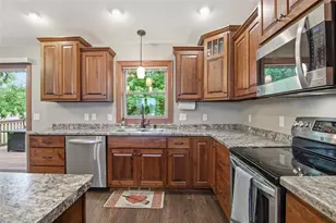 623 Autumn Dr, Altoona, WI 54720 - Photo 7