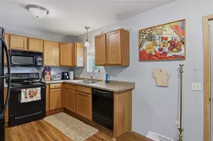 1827 Charles St, Eau Claire, WI 54703 - Photo 7