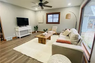 544 Fall St, Eau Claire, WI 54703 - Photo 7