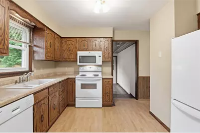 1218 Raedel Road, Eau Claire, WI 54703 - Photo 9