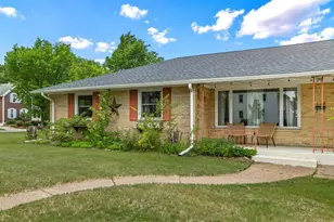 334 Margaret St, Eau Claire, WI 54701 - Photo 5