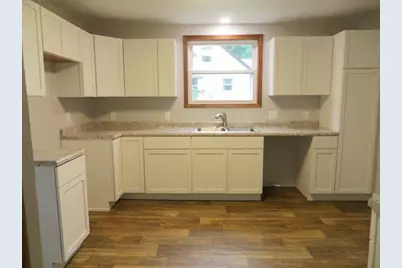 255 E 2nd Avenue, Stanley, WI 54768 - Photo 9