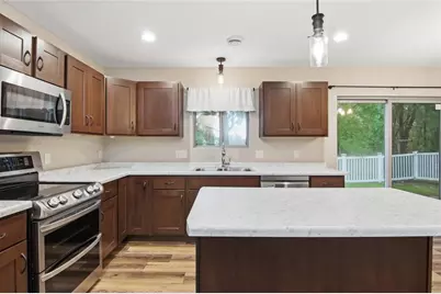 2645 Sessions Street, Eau Claire, WI 54701 - Photo 9