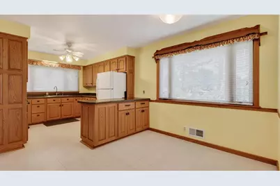 530 E Taft Street, Blair, WI 54616 - Photo 5