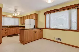 530 E Taft St, Blair, WI 54616 - Photo 5