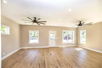 257 W Madison Street, Black River Falls, WI 54615 - Photo 7