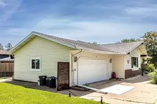 905 Forrest St, Black River Falls, WI 54615 - Photo 3