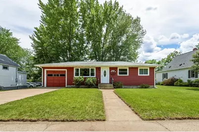 325 Selma Street, Eau Claire, WI 54703 - Photo 1