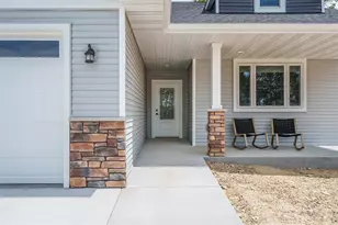 1197 Craven Ct, Eau Claire, WI 54703 - Photo 5
