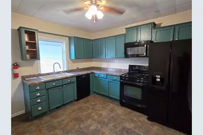 202 E Gates Street, Rice Lake, WI 54868 - Photo 7