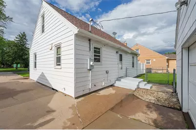 1703 Lyndale Avenue, Eau Claire, WI 54701 - Photo 27