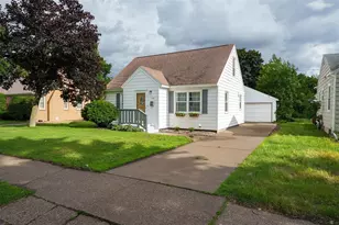 1703 Lyndale Ave, Eau Claire, WI 54701 - Photo 3