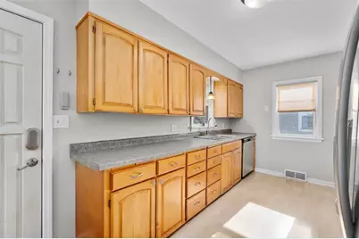 1703 Lyndale Avenue, Eau Claire, WI 54701 - Photo 7