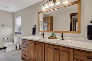 4020 John Hart Pl, Eau Claire, WI 54703 - Photo 17