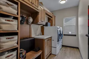 4020 John Hart Pl, Eau Claire, WI 54703 - Photo 13