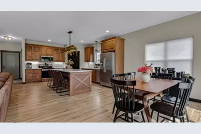 4020 John Hart Place, Eau Claire, WI 54703 - Photo 5