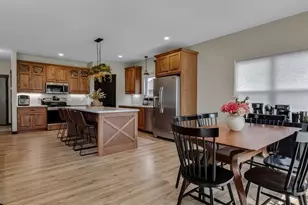 4020 John Hart Pl, Eau Claire, WI 54703 - Photo 5
