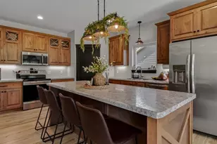 4020 John Hart Pl, Eau Claire, WI 54703 - Photo 11