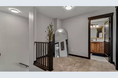 4020 John Hart Place, Eau Claire, WI 54703 - Photo 15