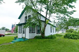 301 10th St, Cameron, WI 54822 - Photo 9