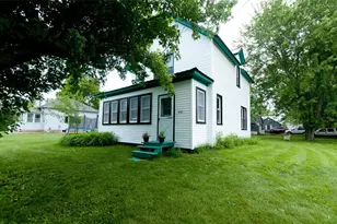 301 10th St, Cameron, WI 54822 - Photo 5