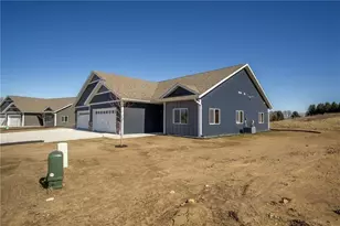 3335 Sunflower Ln, Eau Claire, WI 54703 - Photo 3