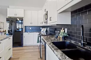 3353 Sunflower Ln, Eau Claire, WI 54703 - Photo 5