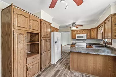 1535 Howard Avenue, Eau Claire, WI 54703 - Photo 7