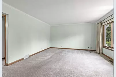 1535 Howard Avenue, Eau Claire, WI 54703 - Photo 13