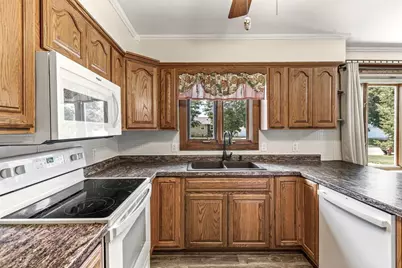 1535 Howard Avenue, Eau Claire, WI 54703 - Photo 5