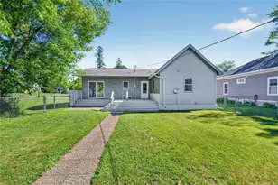 219 Spruce St, Spooner, WI 54801 - Photo 3