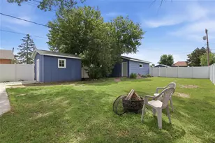 209 Vine St, Spooner, WI 54801 - Photo 3