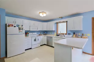 2725 Diane Ln, Eau Claire, WI 54703 - Photo 13