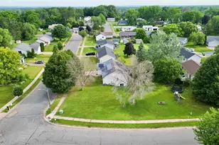 2725 Diane Ln, Eau Claire, WI 54703 - Photo 5