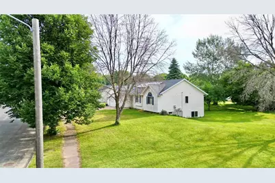 2725 Diane Lane, Eau Claire, WI 54703 - Photo 3