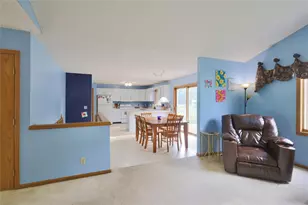 2725 Diane Ln, Eau Claire, WI 54703 - Photo 9