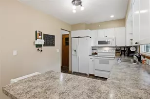 3027 Saturn Ave, Eau Claire, WI 54703 - Photo 7