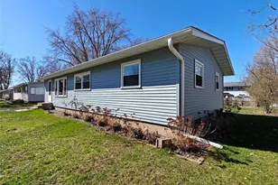 2212 Bartlett Ave, Altoona, WI 54720 - Photo 3