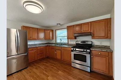 2212 Bartlett Avenue, Altoona, WI 54720 - Photo 5