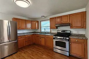 2212 Bartlett Ave, Altoona, WI 54720 - Photo 5