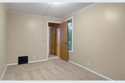 309 Marston Court, Eau Claire, WI 54701 - Photo 9