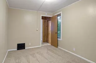 309 Marston Ct, Eau Claire, WI 54701 - Photo 9