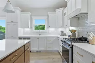 8777 S Cottonwood Circle, Eau Claire, WI 54701 - Photo 7