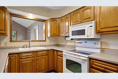 1811 Grandview Drive, Eau Claire, WI 54703 - Photo 23