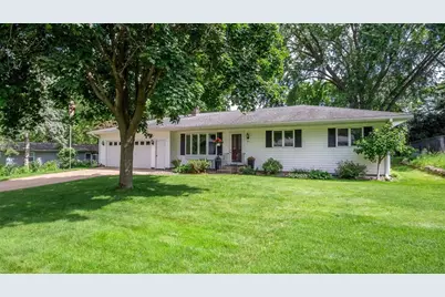 1811 Grandview Drive, Eau Claire, WI 54703 - Photo 3